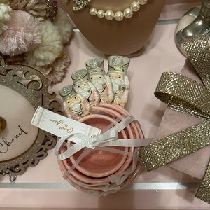 NEW ✨ RARE NUTCRACKER MEASURING CUPS BRAND NEW